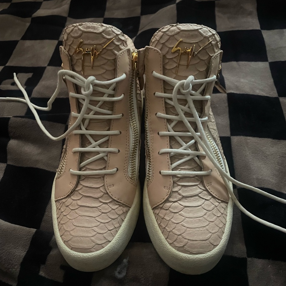 Designer High-Top Sneakers with Textured Pattern GIUSEPPE